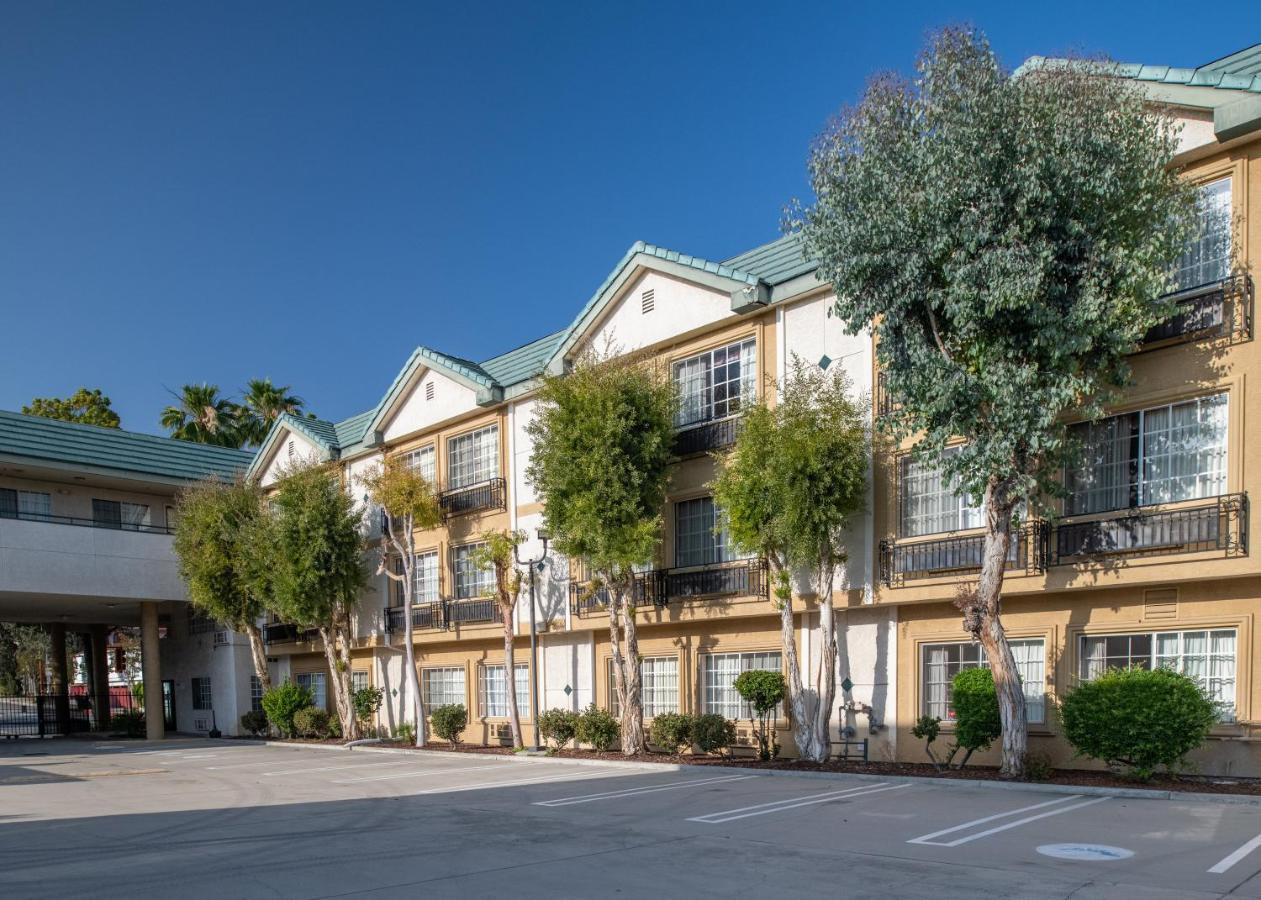 Glendale Hotel Exterior photo